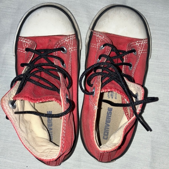 Converse toddler size 9 Kids Red Canvas Chuck Taylor All-stars Sneakers - Picture 11 of 16
